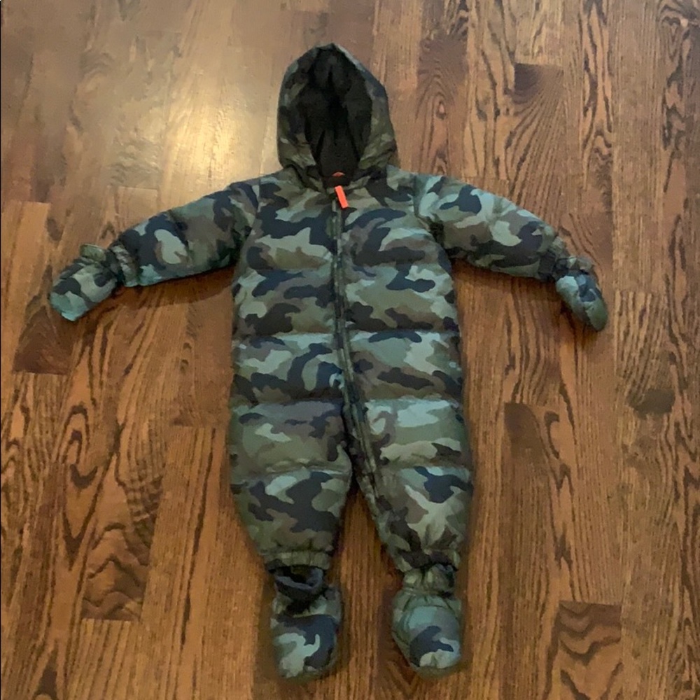 Gap Camo snowsuit with mittens and booties